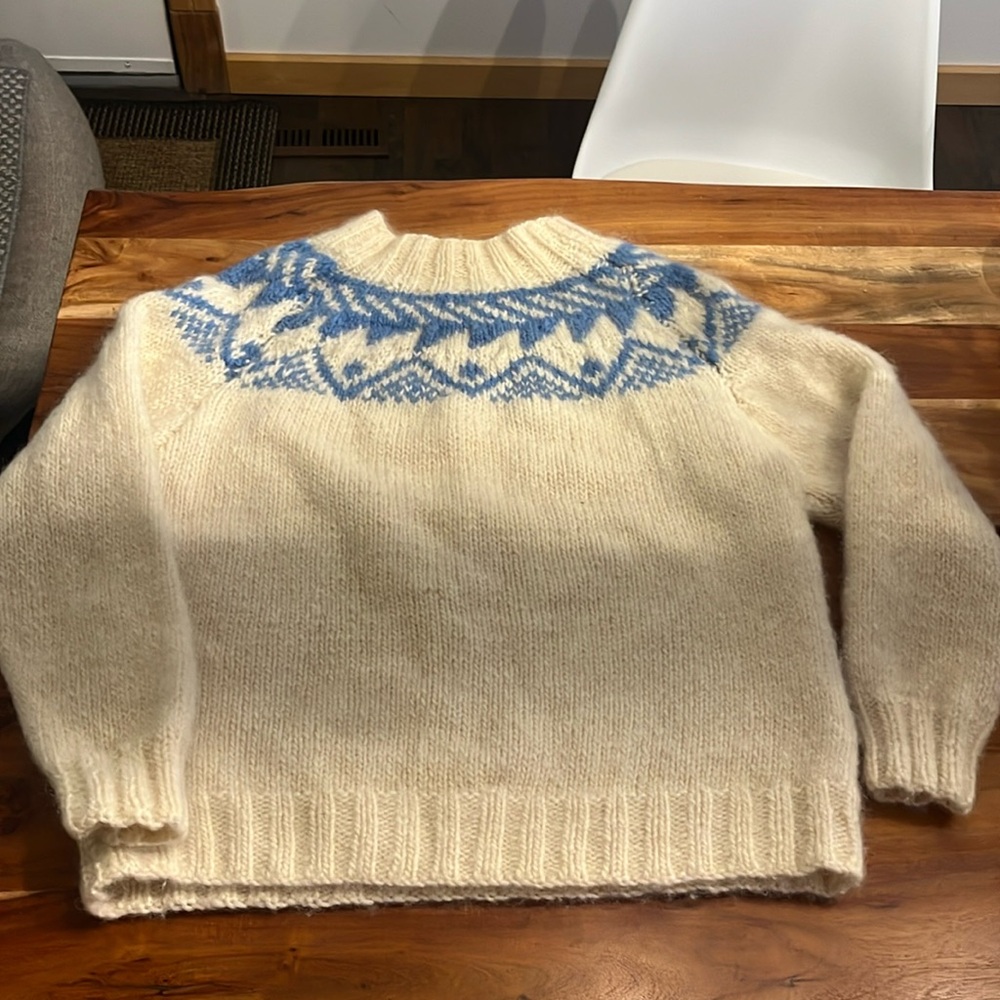 Not your average handmade grandma’s wool knit sweater cream and blue fits large
